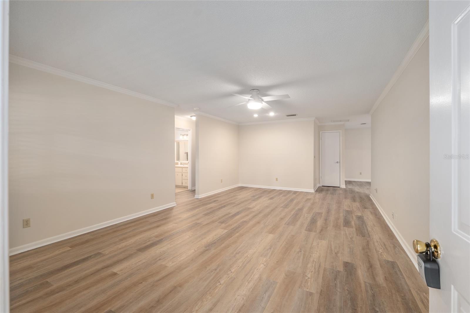 ON TOP OF THE WORLD - Residential