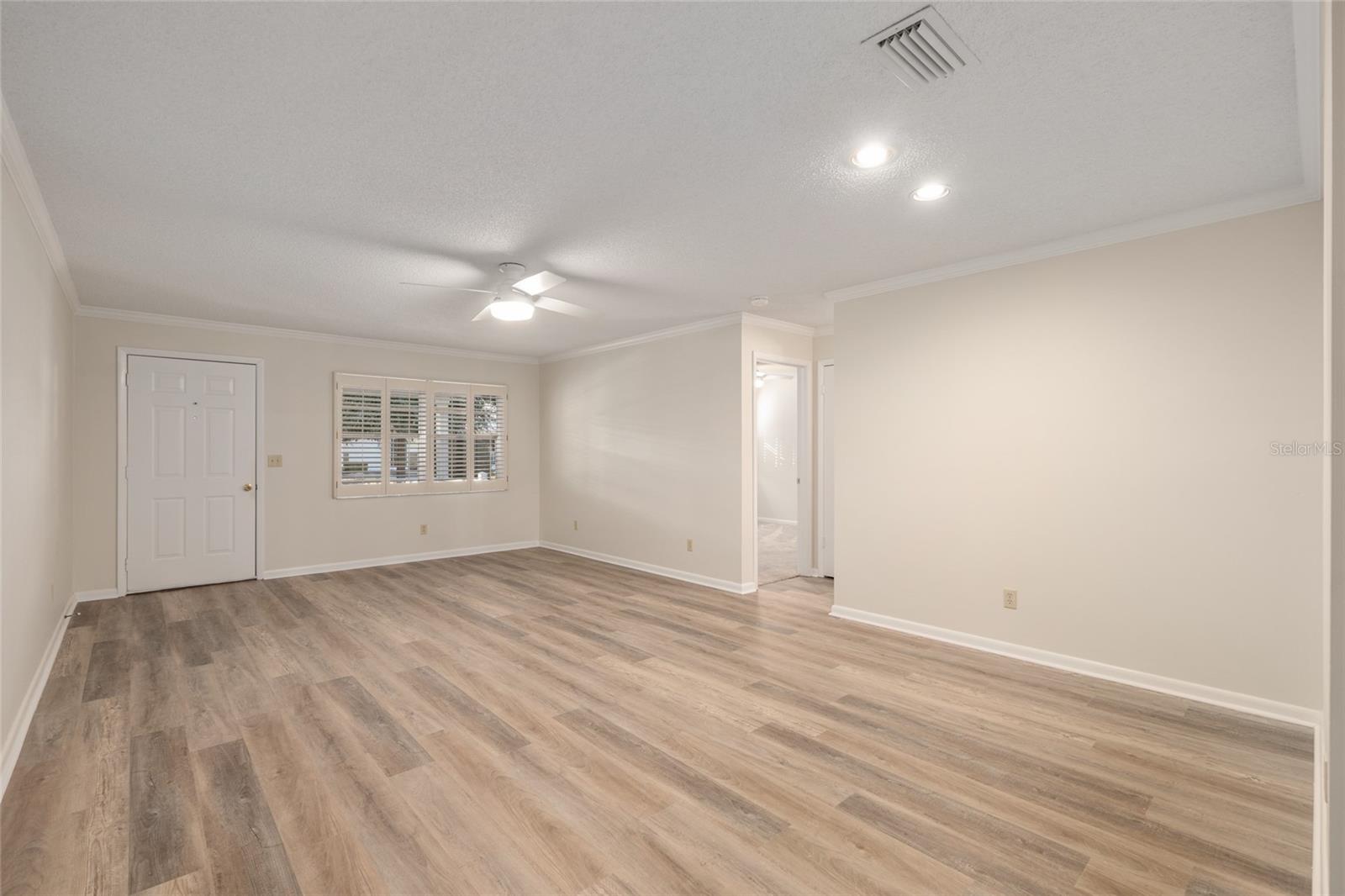 ON TOP OF THE WORLD - Residential