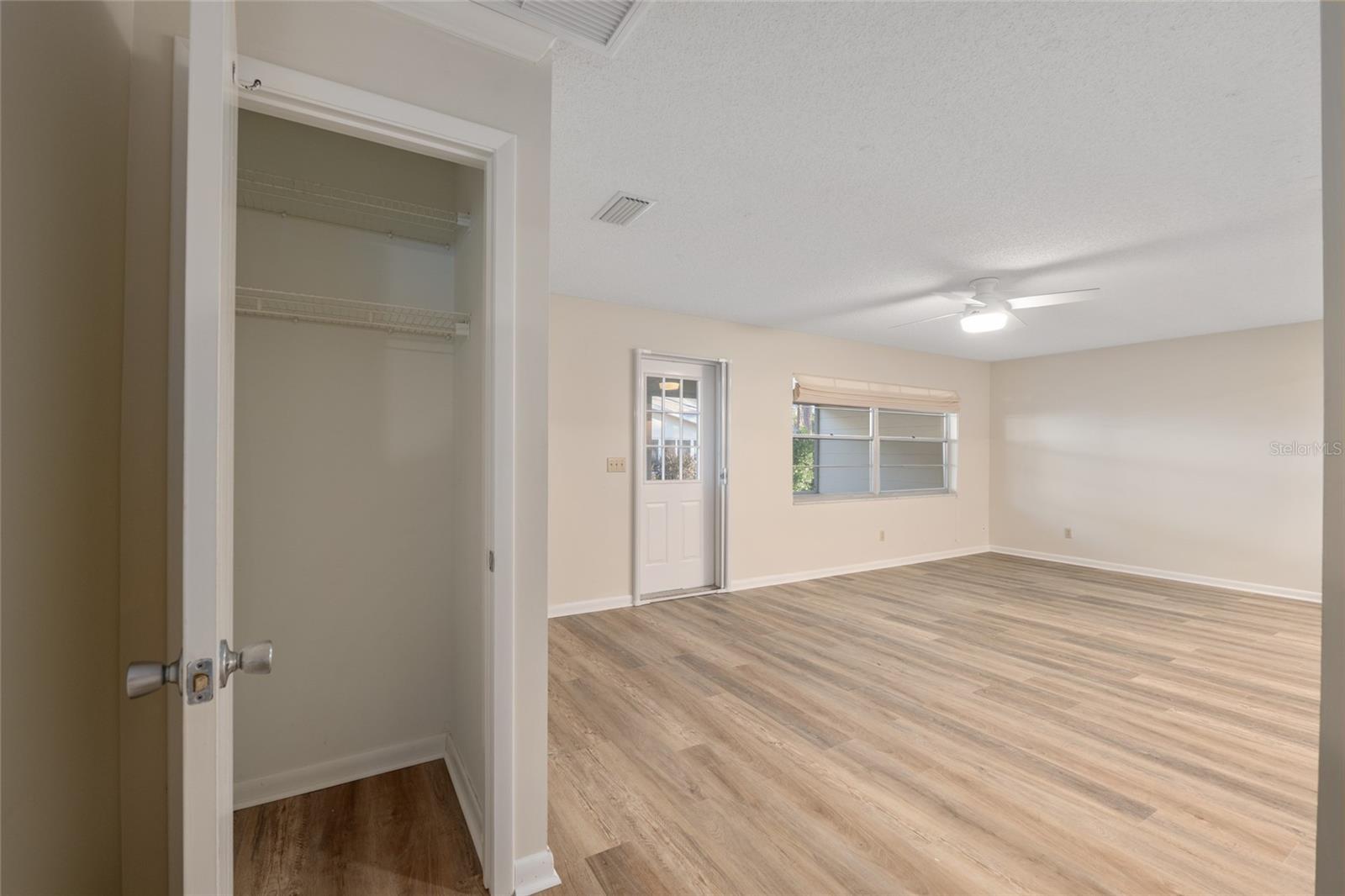 ON TOP OF THE WORLD - Residential