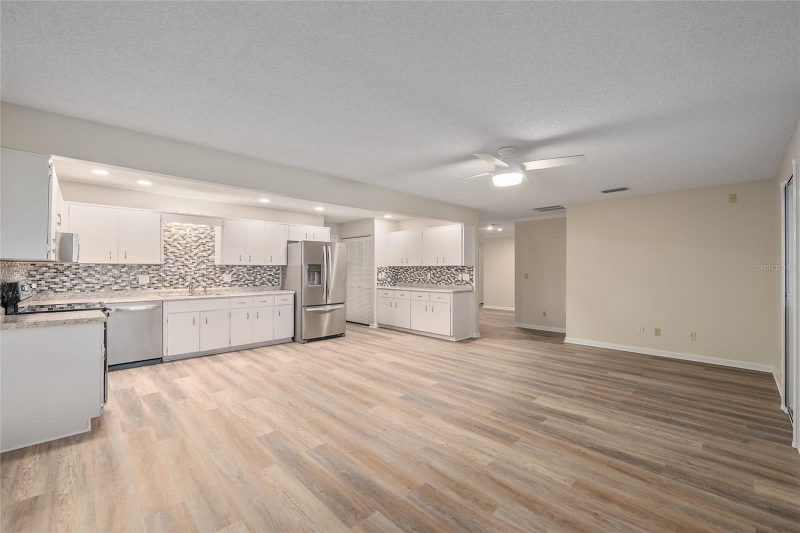 ON TOP OF THE WORLD - Residential