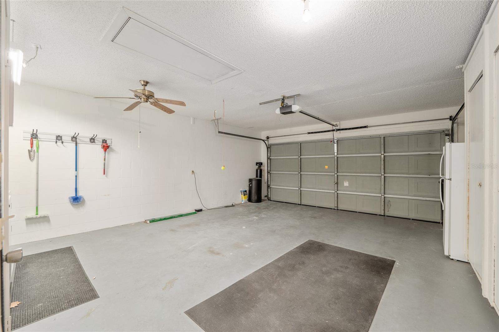 ON TOP OF THE WORLD - Residential