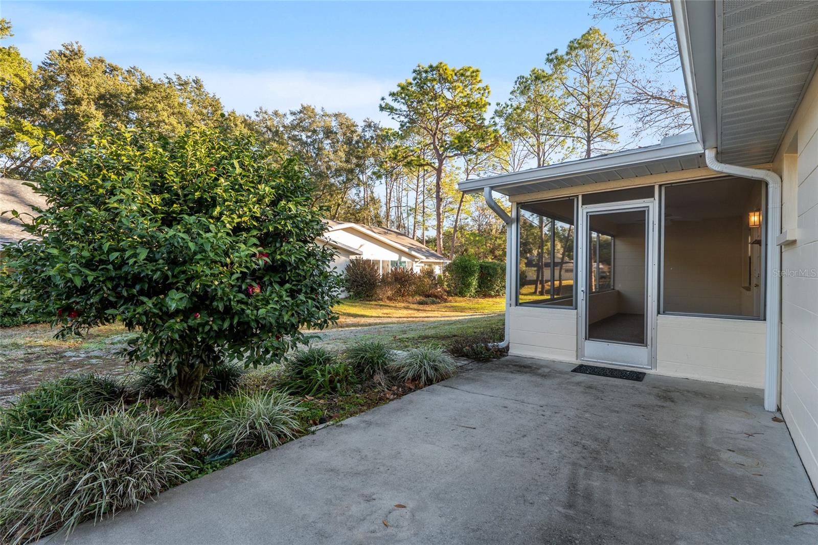 ON TOP OF THE WORLD - Residential