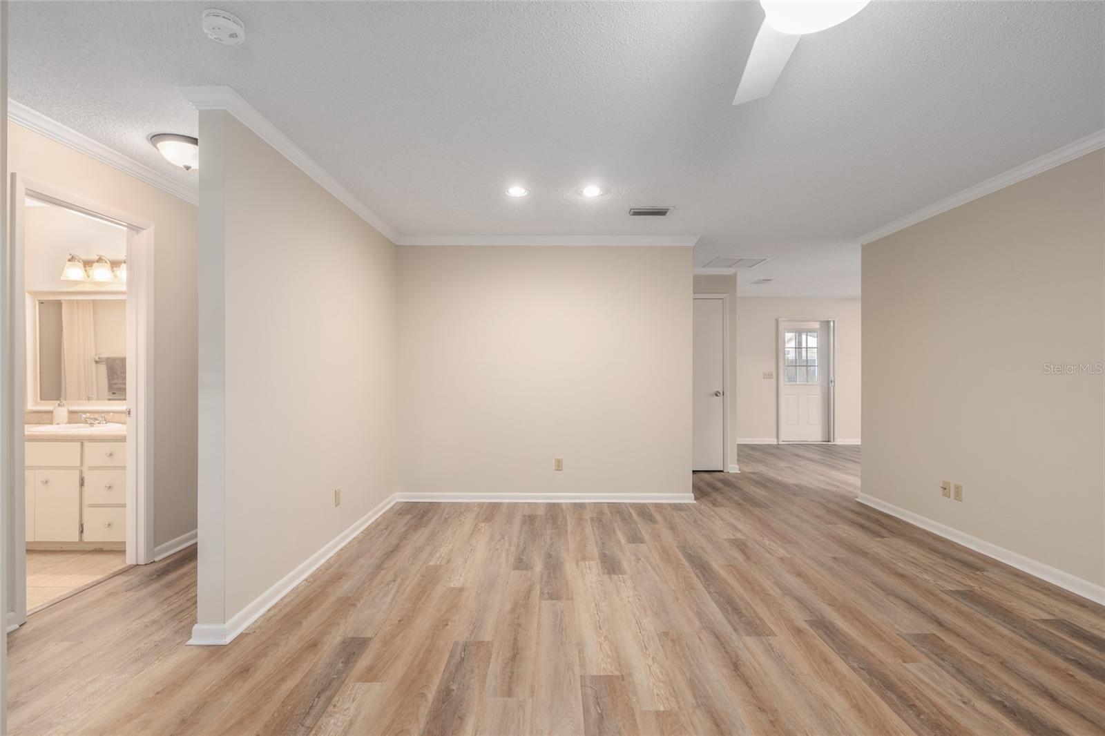 ON TOP OF THE WORLD - Residential