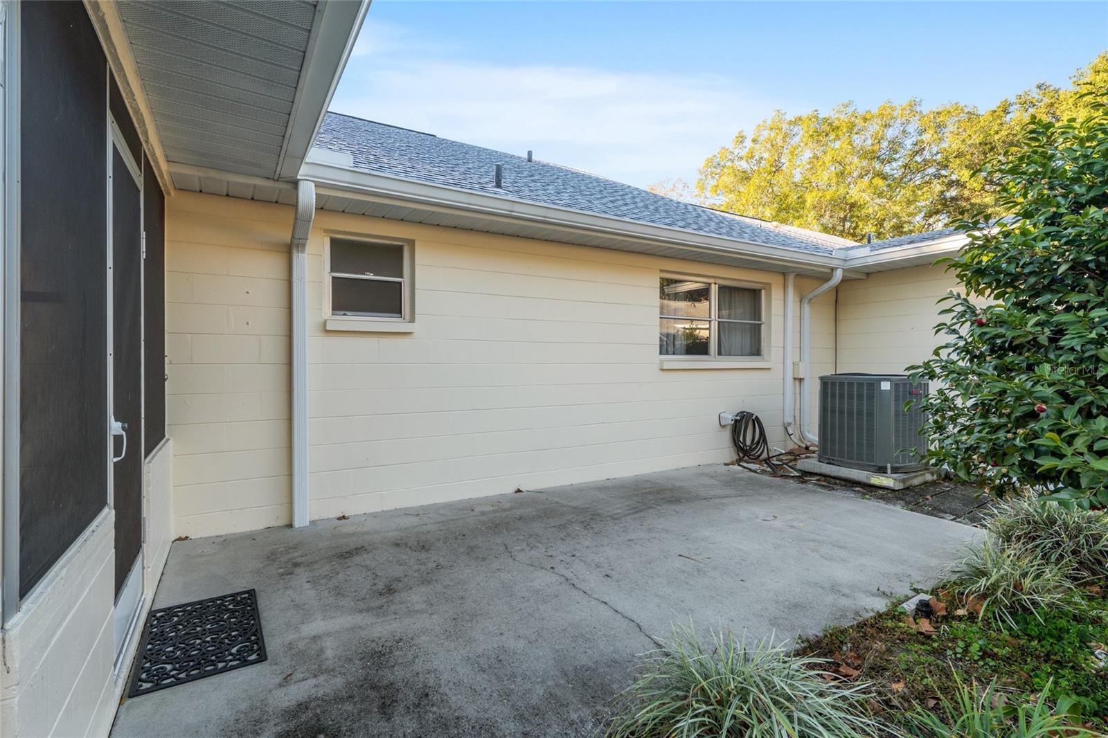 ON TOP OF THE WORLD - Residential