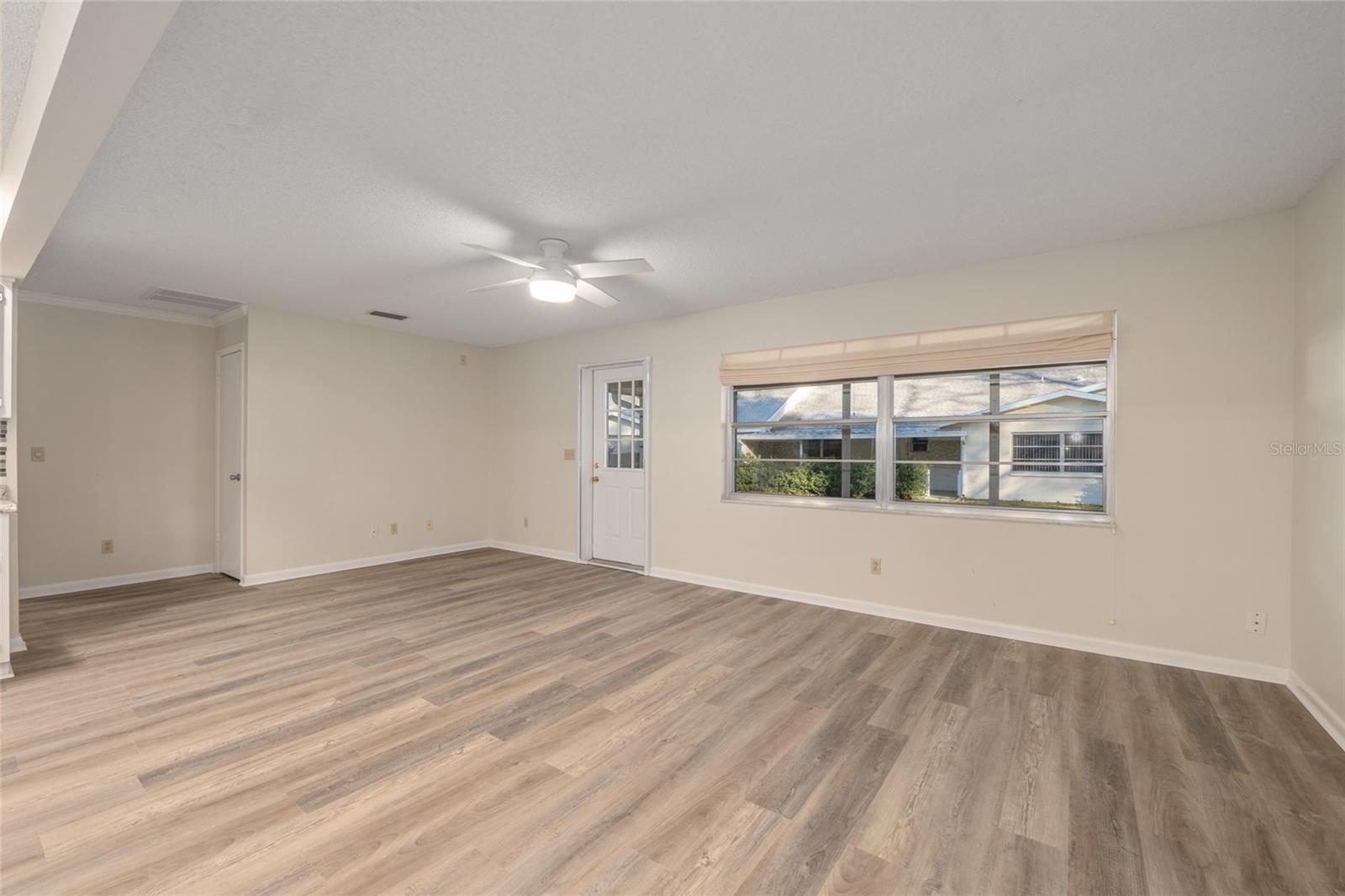 ON TOP OF THE WORLD - Residential