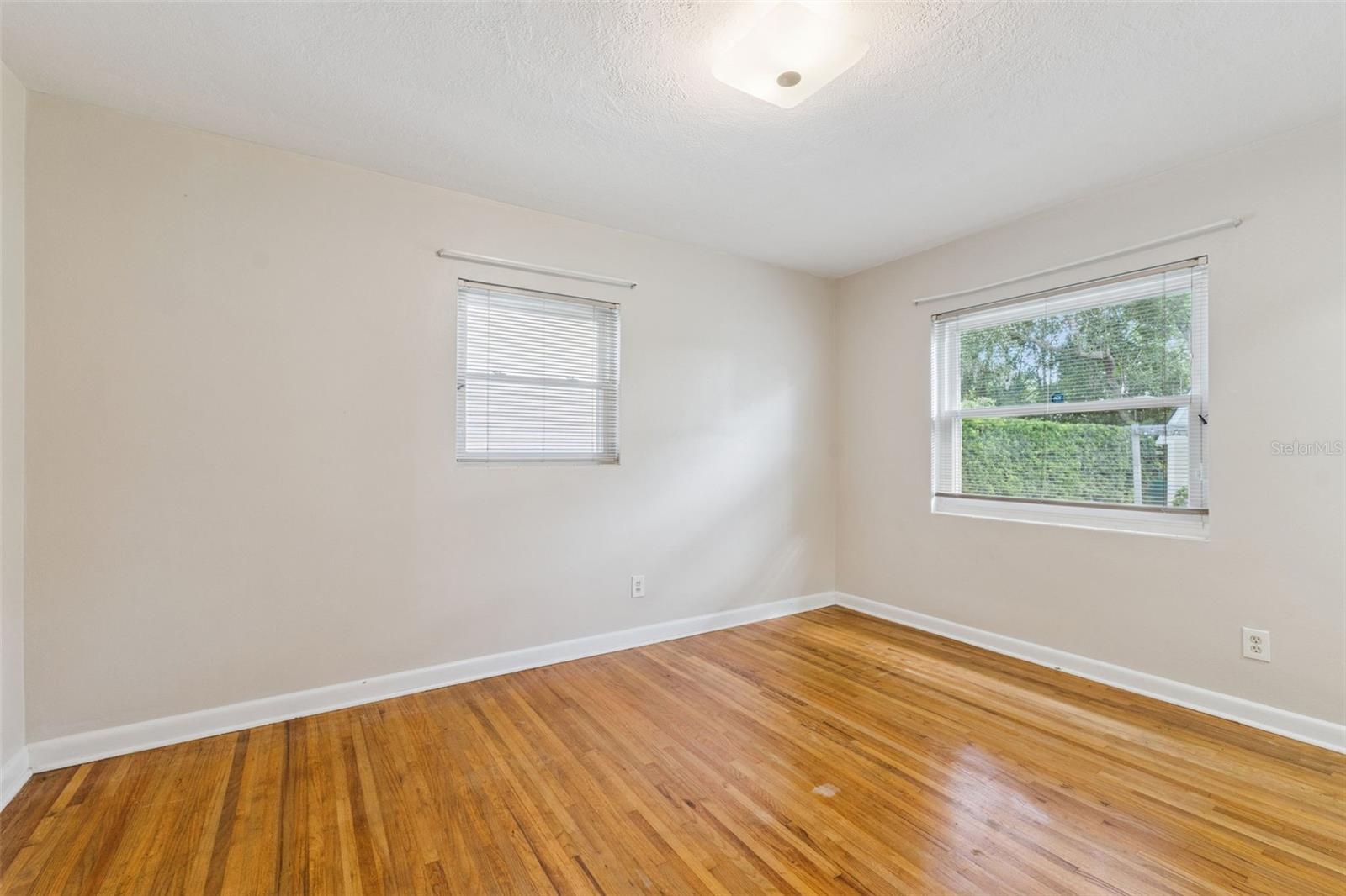 SHOWALTER PARK - Residential