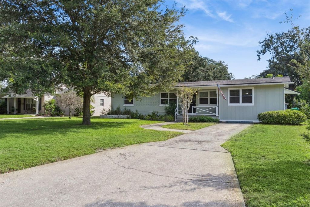 Photo of 275 Virginia Drive, Winter Garden, FL 34787 (MLS # G5103561)