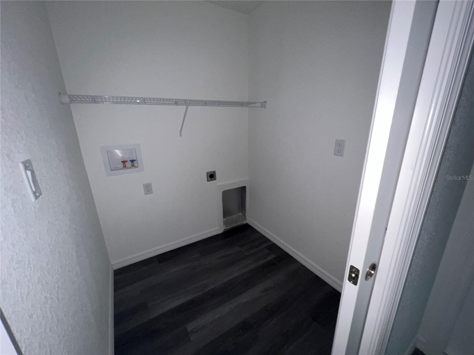 SILVER SPGS SHORES UN 31 - Residential Lease