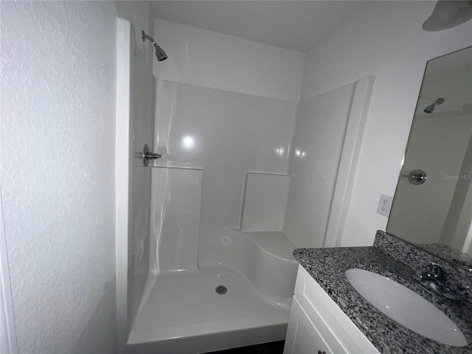 SILVER SPGS SHORES UN 31 - Residential Lease