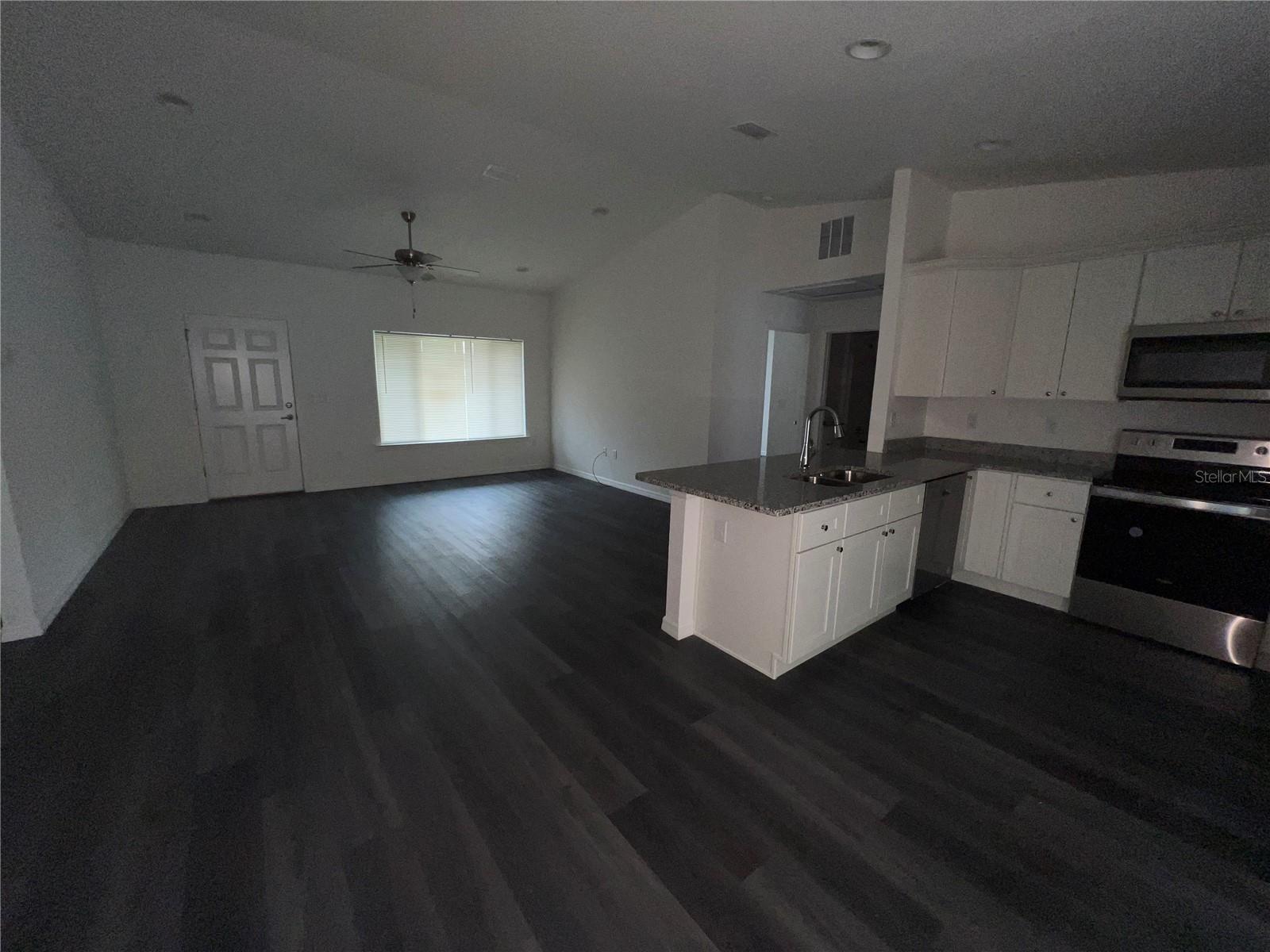 SILVER SPGS SHORES UN 31 - Residential Lease