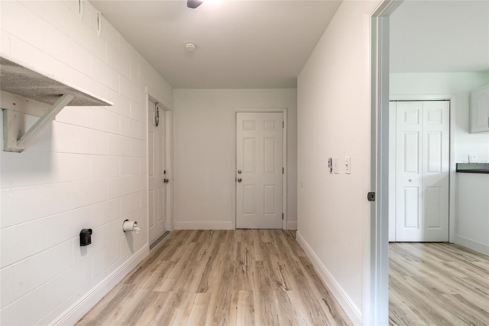 RIVIERA OAKS - Residential