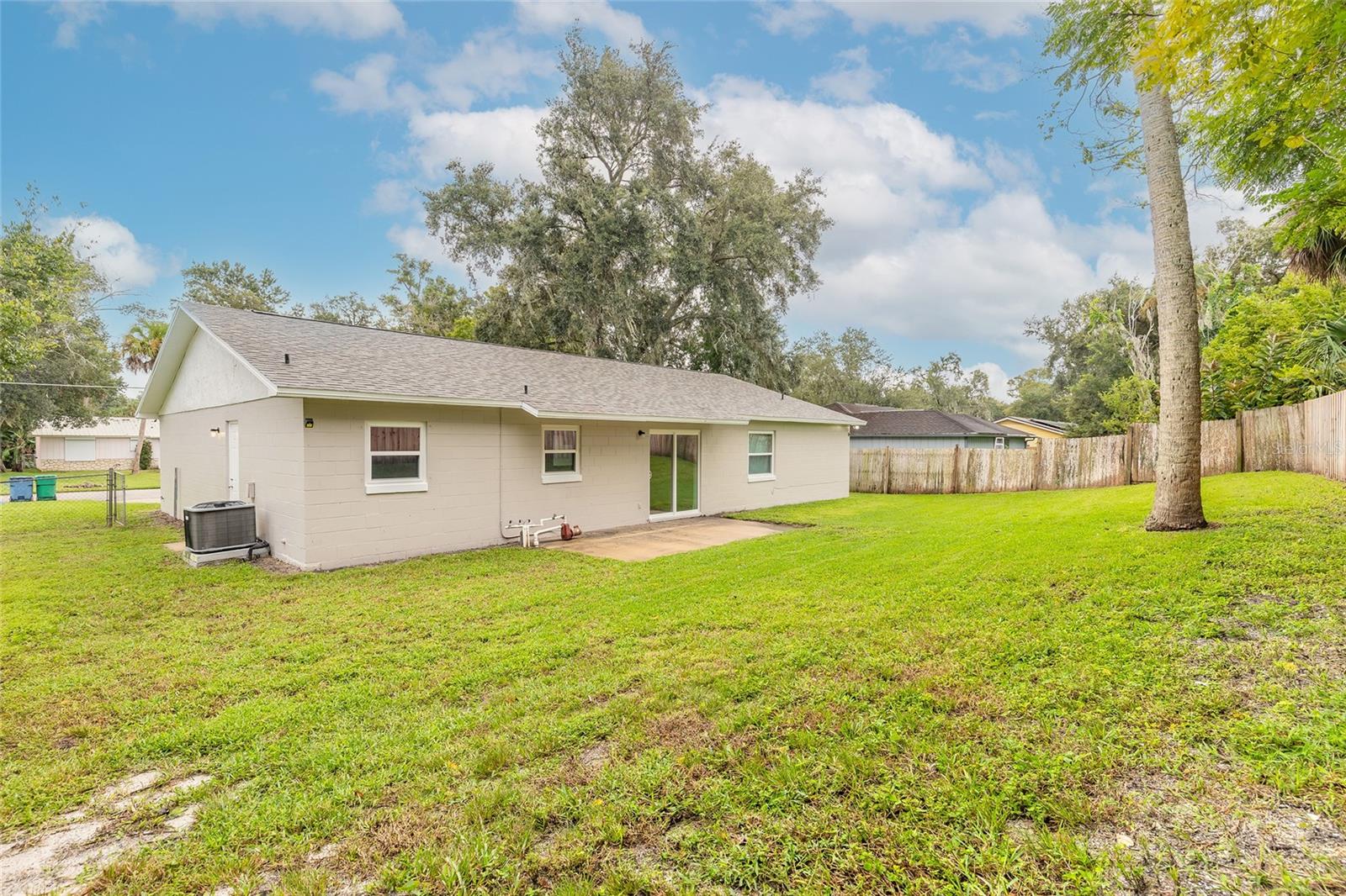 RIVIERA OAKS - Residential