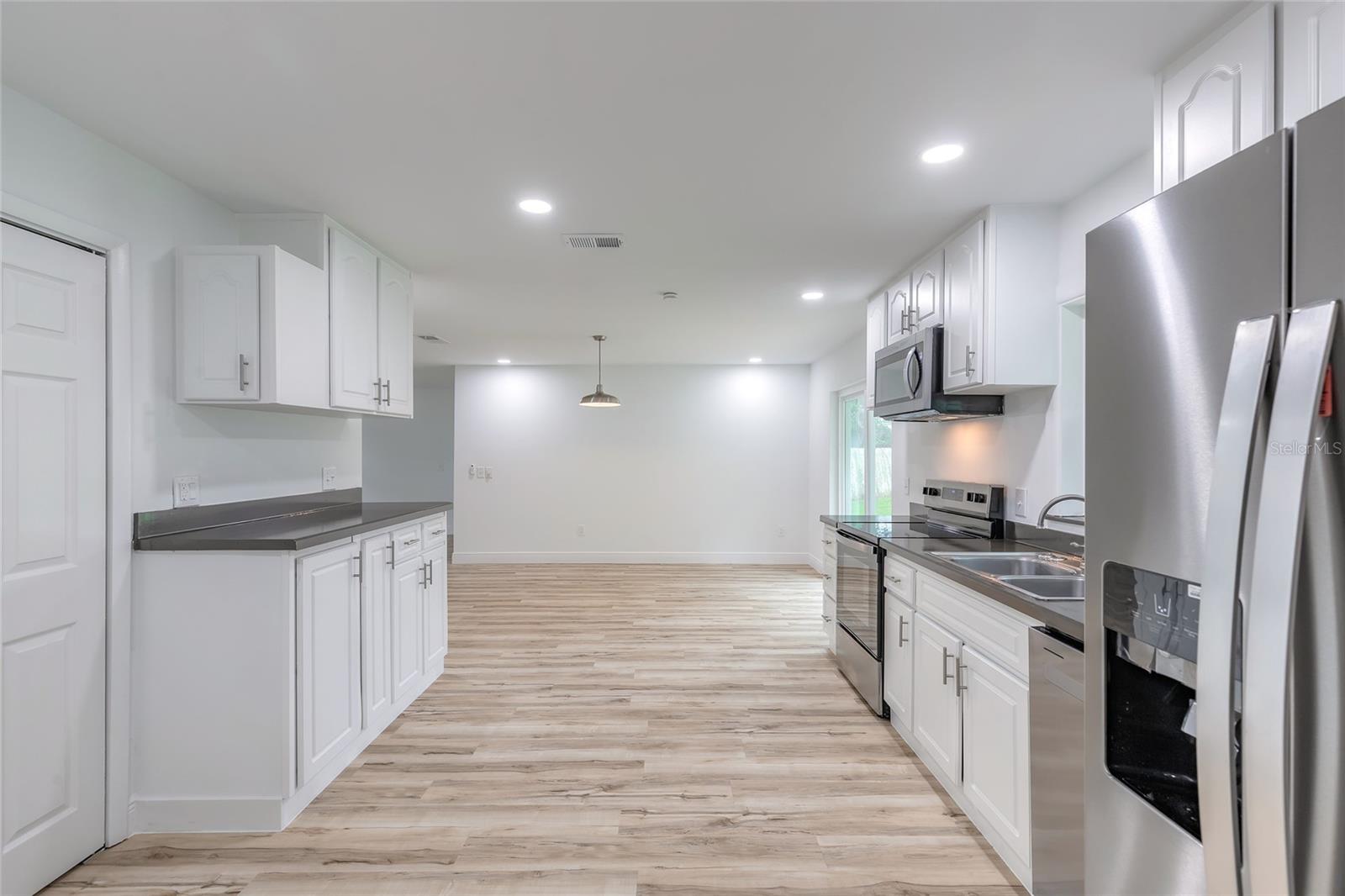 RIVIERA OAKS - Residential