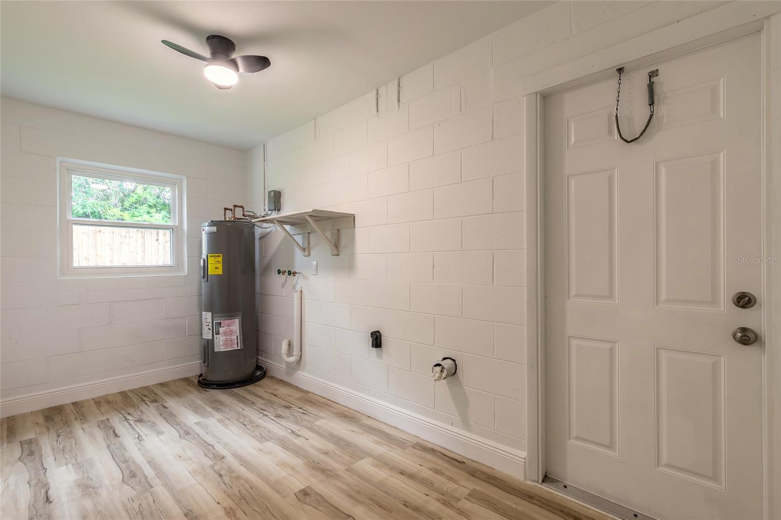 RIVIERA OAKS - Residential