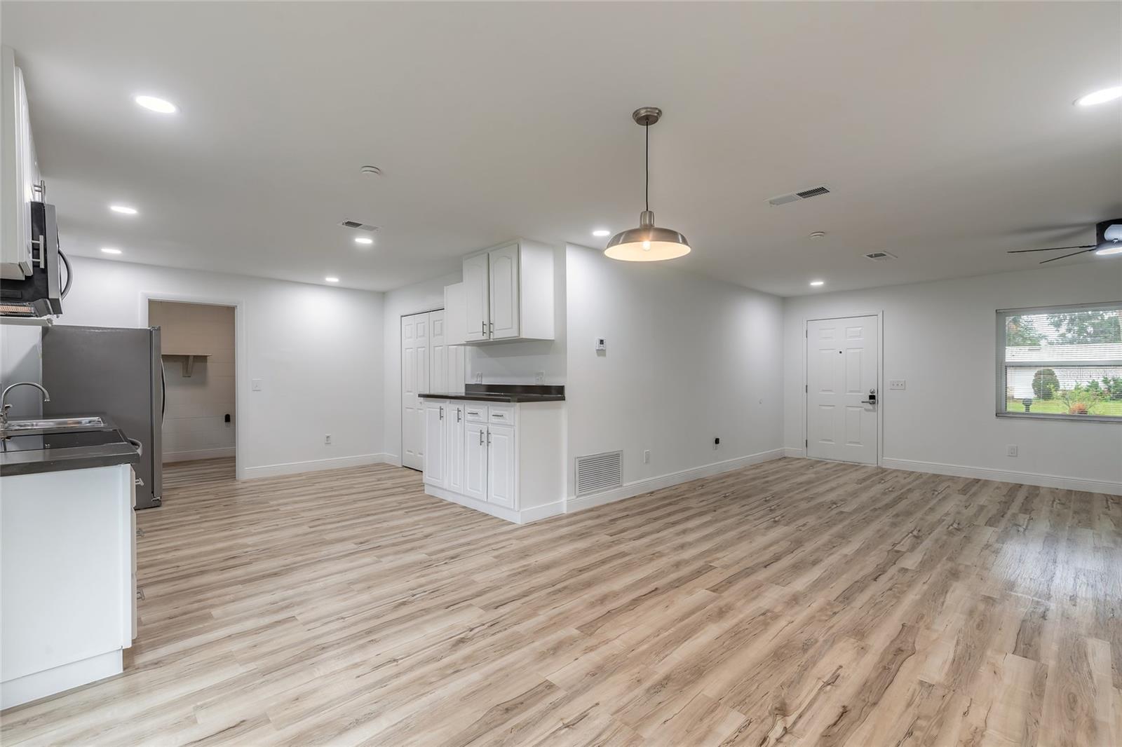 RIVIERA OAKS - Residential