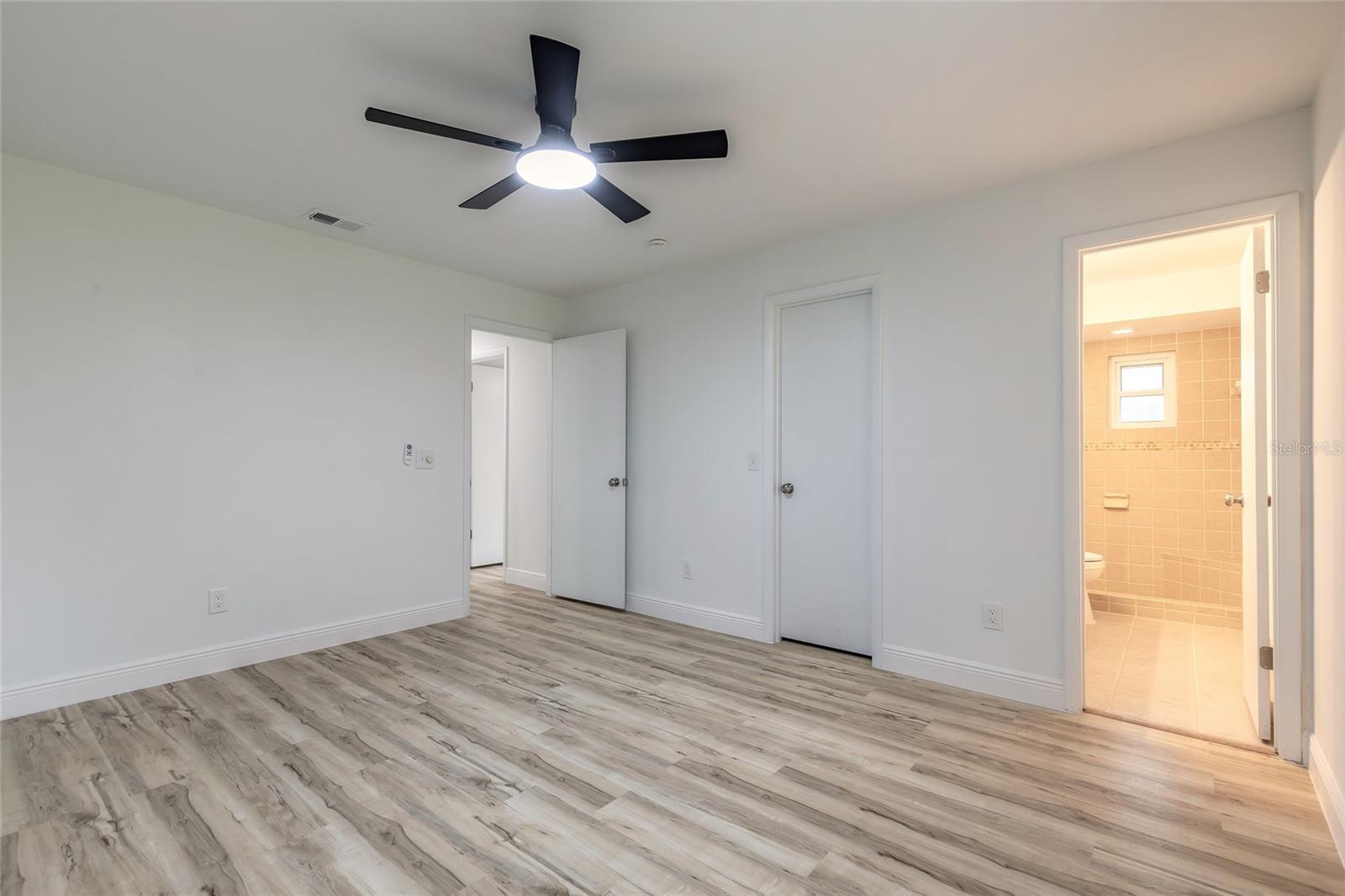 RIVIERA OAKS - Residential