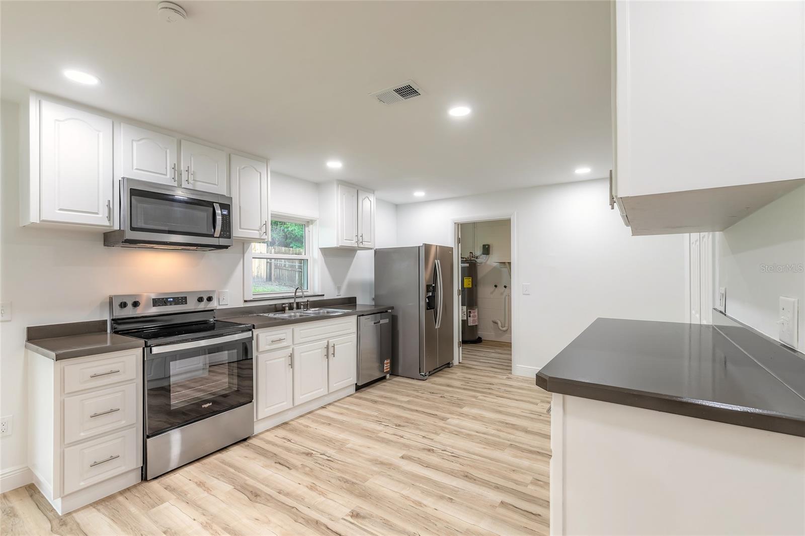 RIVIERA OAKS - Residential