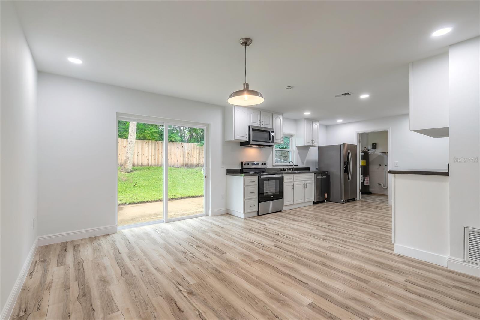 RIVIERA OAKS - Residential