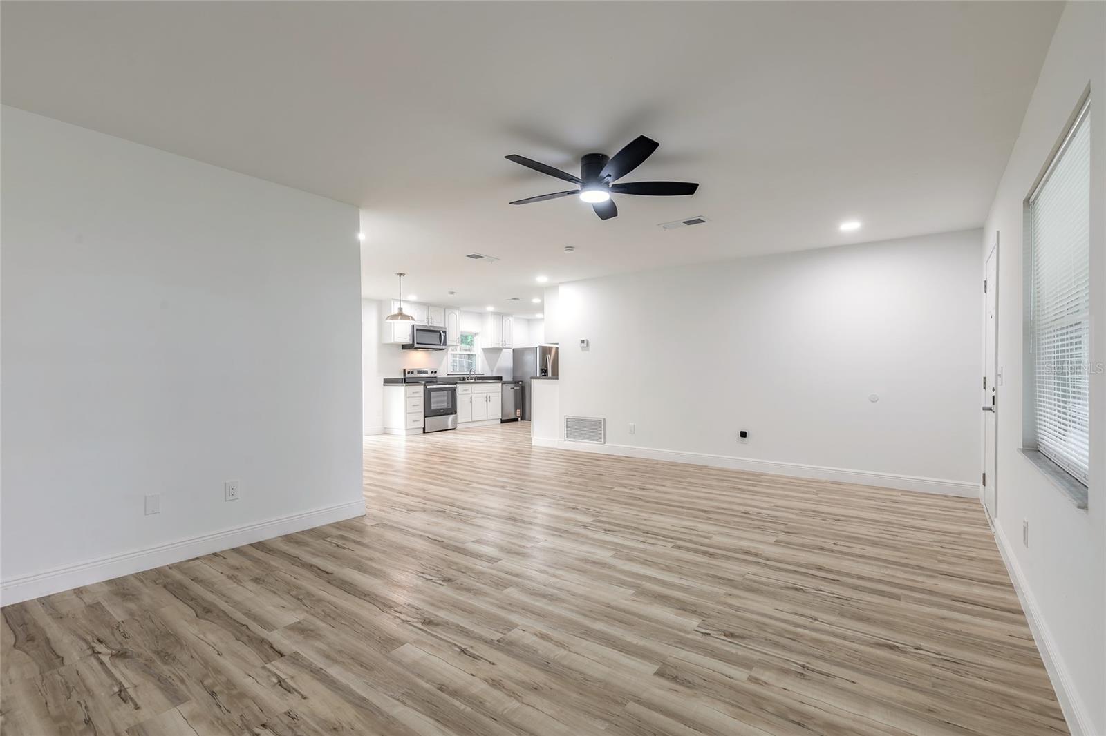 RIVIERA OAKS - Residential
