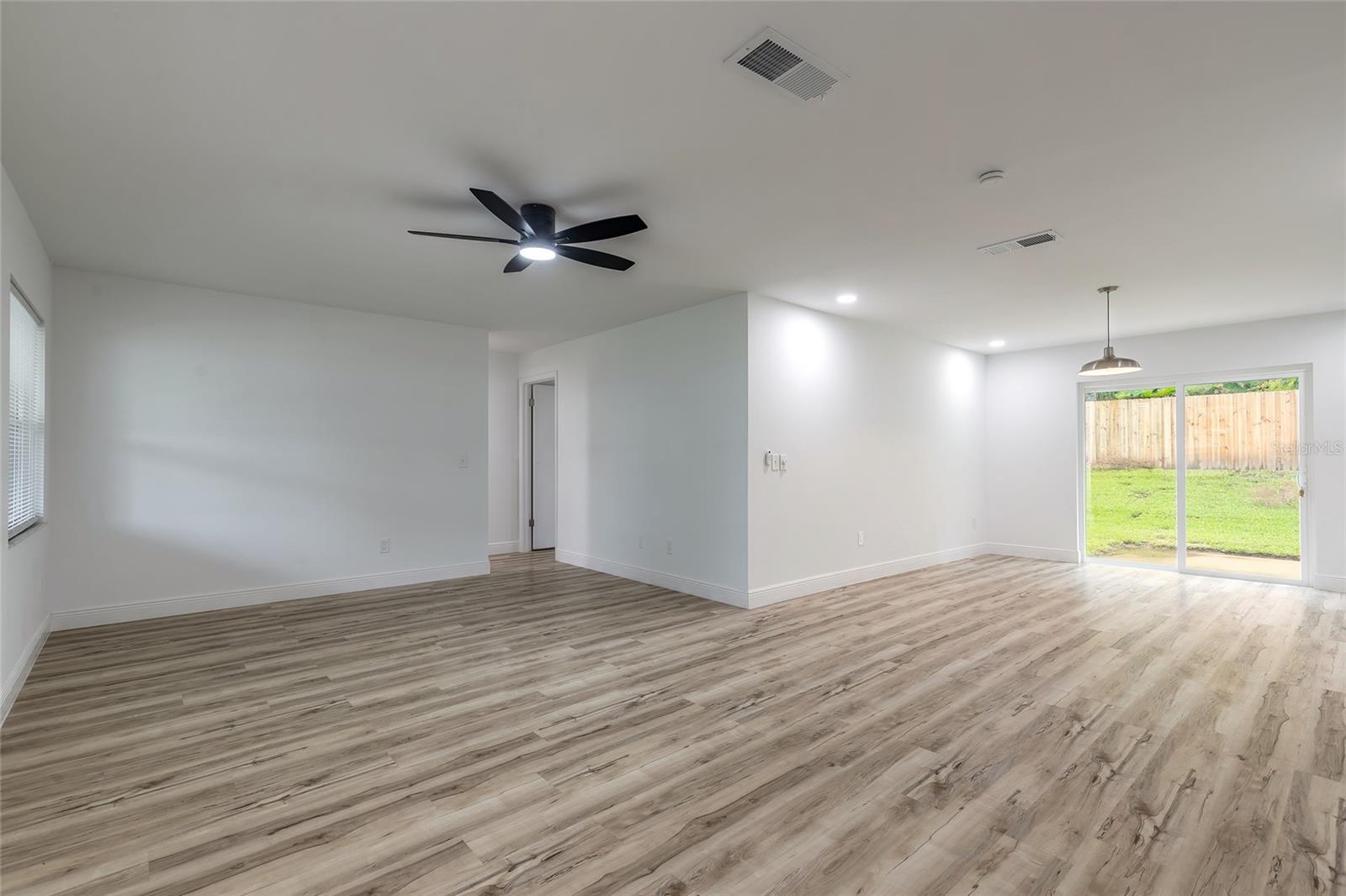 RIVIERA OAKS - Residential