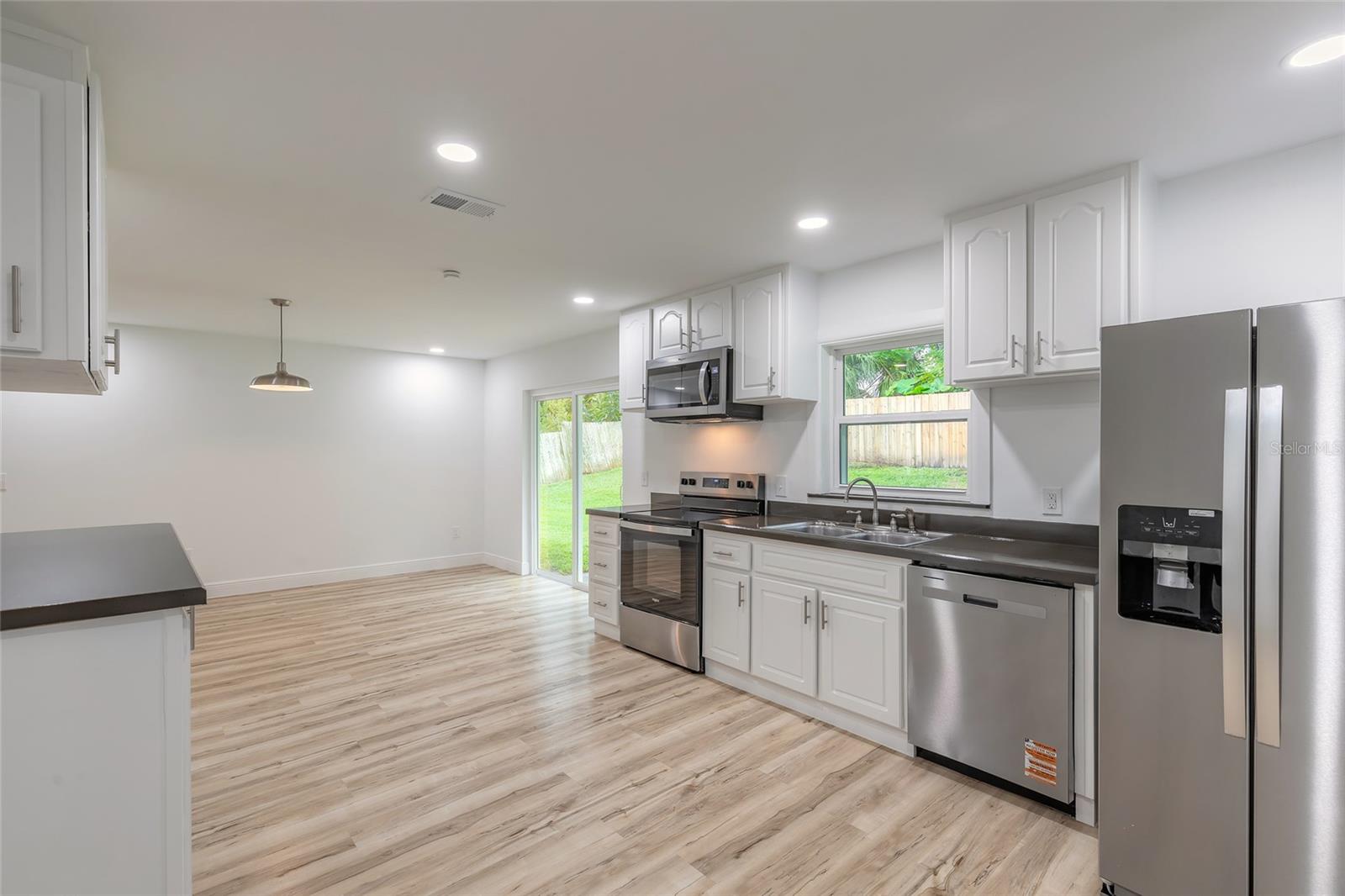 RIVIERA OAKS - Residential