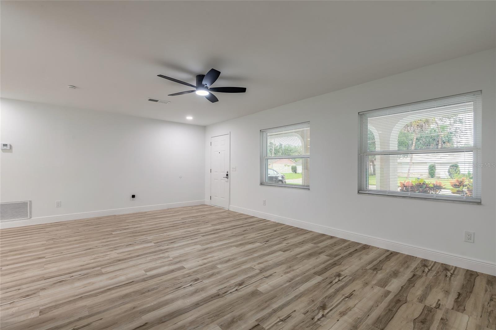 RIVIERA OAKS - Residential