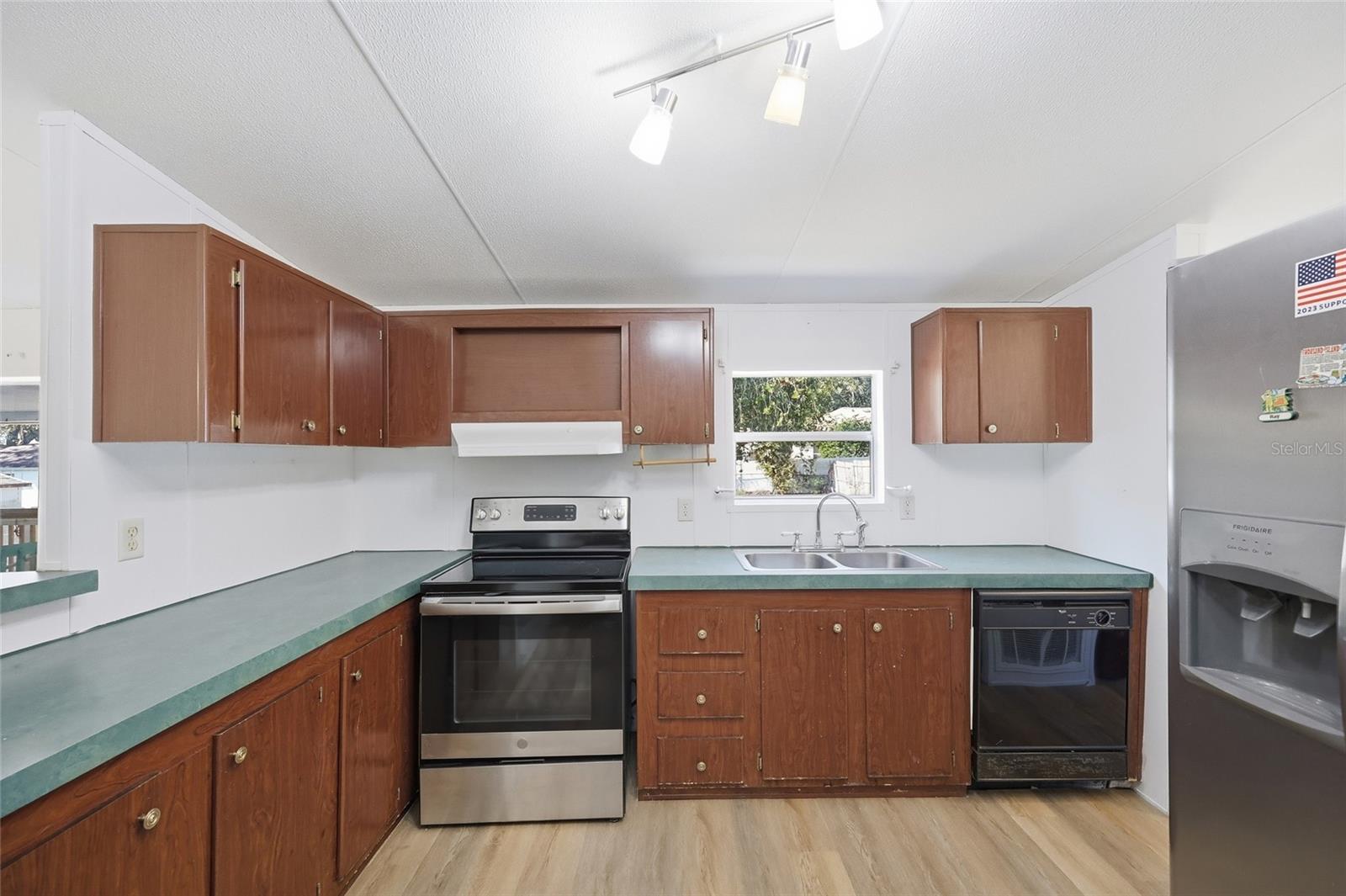 MOBILE HOME MDWS - Residential