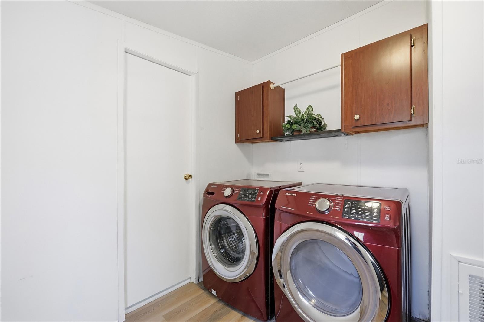 MOBILE HOME MDWS - Residential