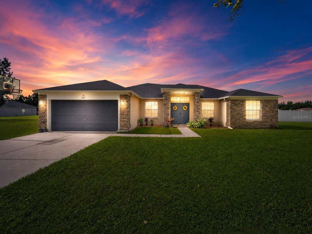 Photo of 1617 Avondale Ridge Drive, Plant City, FL 33567 (MLS # TB8537824)