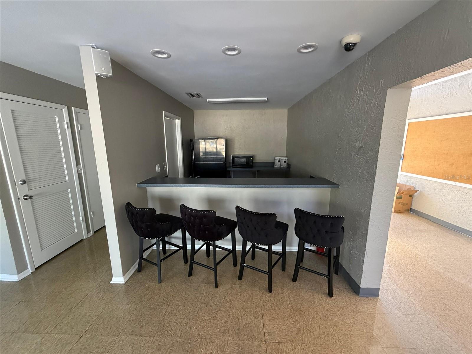 WATERSIDE CONDO I - Residential
