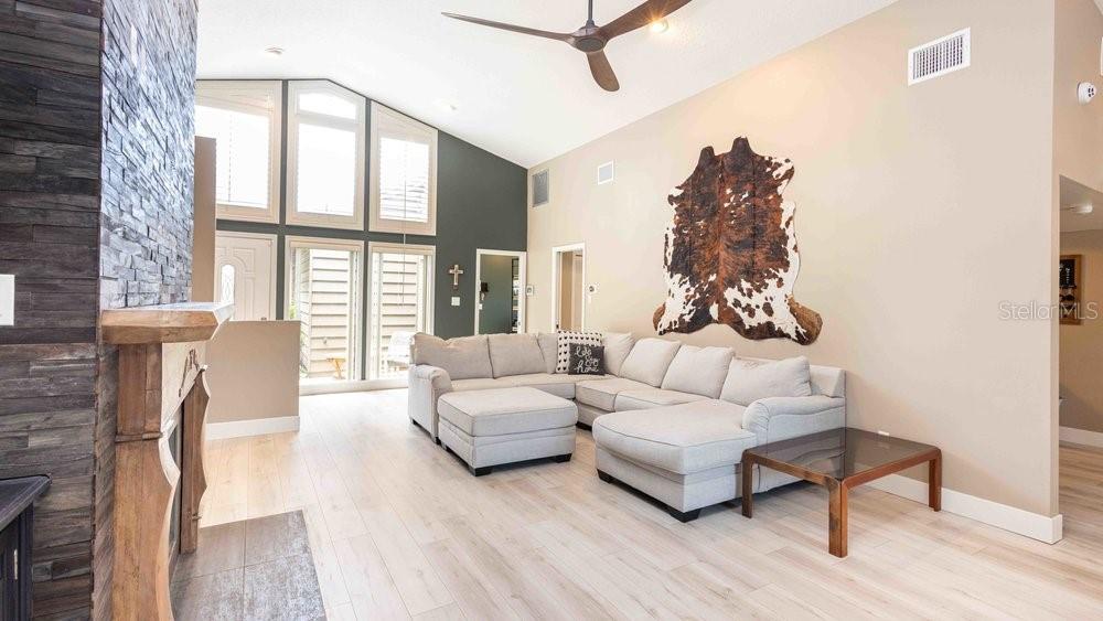 COUNTRY PLACE THE - Residential