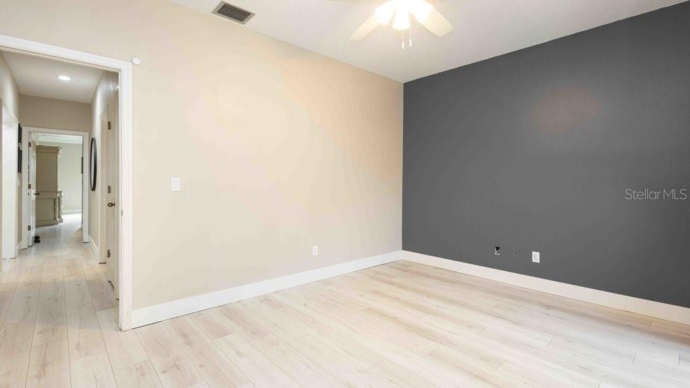 COUNTRY PLACE THE - Residential