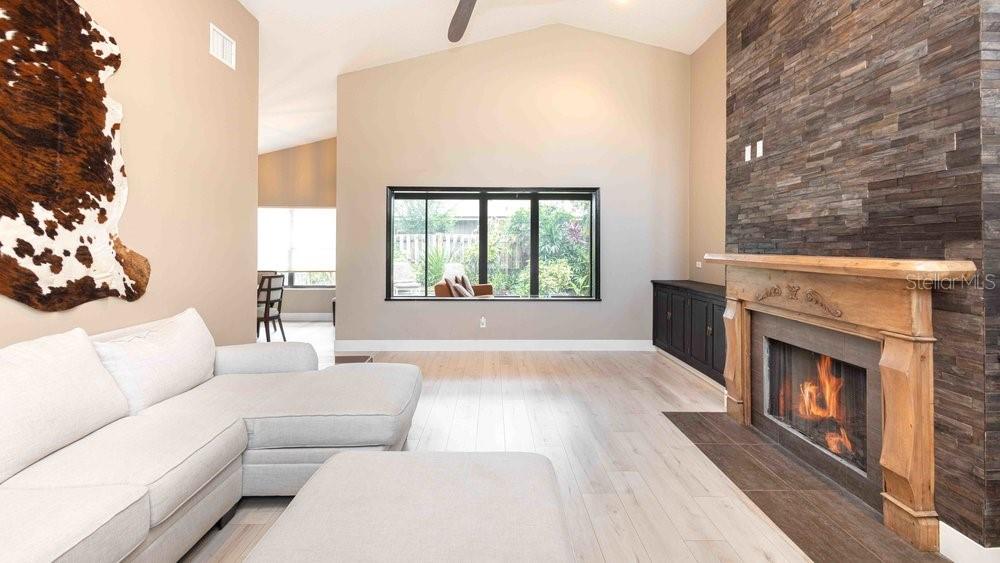 COUNTRY PLACE THE - Residential