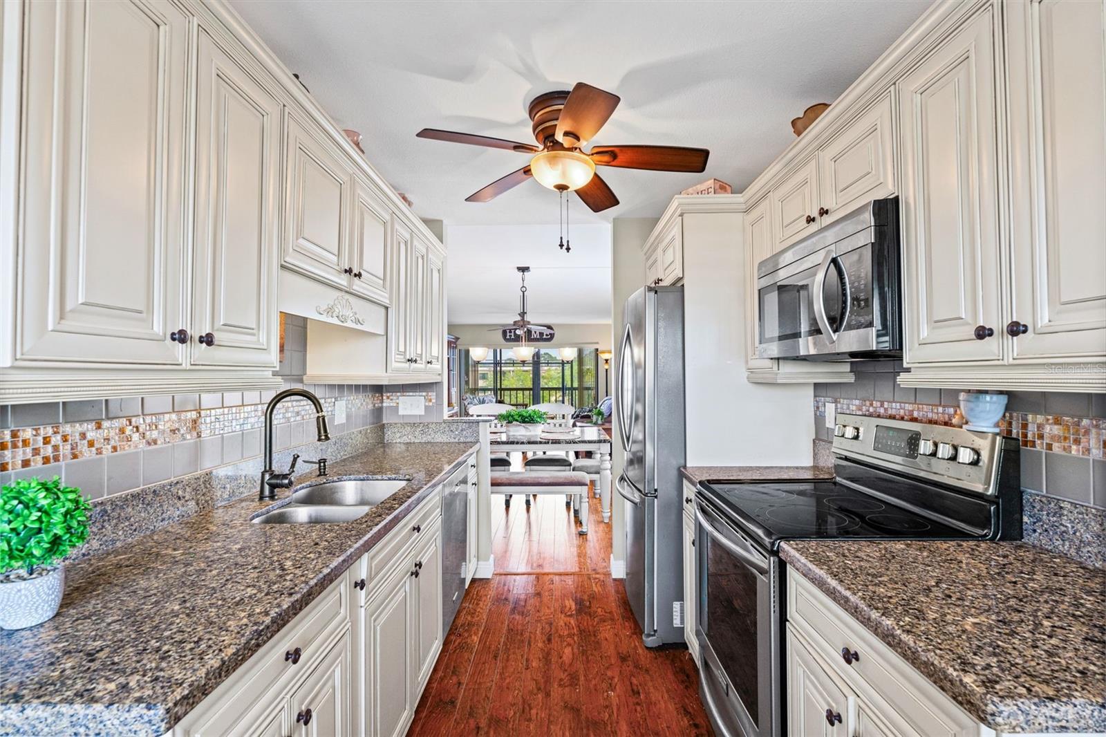 WOODPARK AT DESOTO SQUARE PH III - Residential