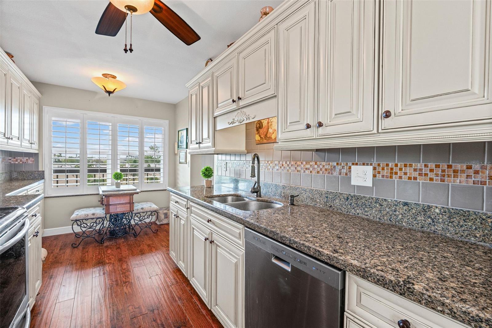 WOODPARK AT DESOTO SQUARE PH III - Residential