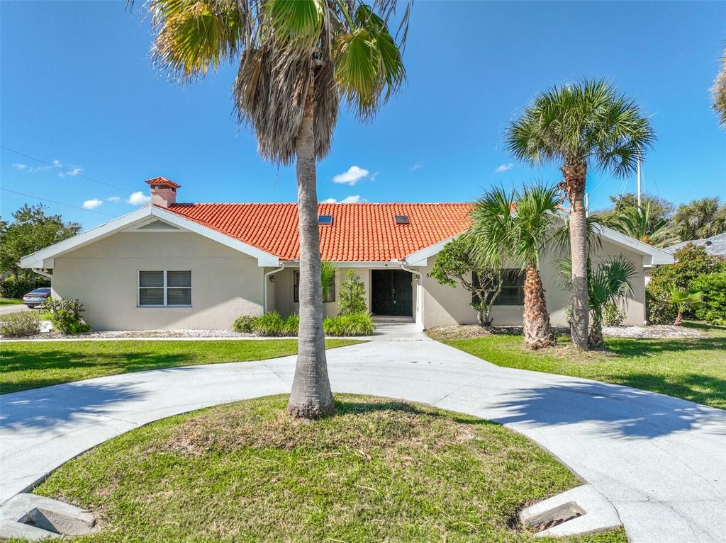 Photo of 51 Comanche Court, Palm Coast, FL 32137 (MLS # FC313389)