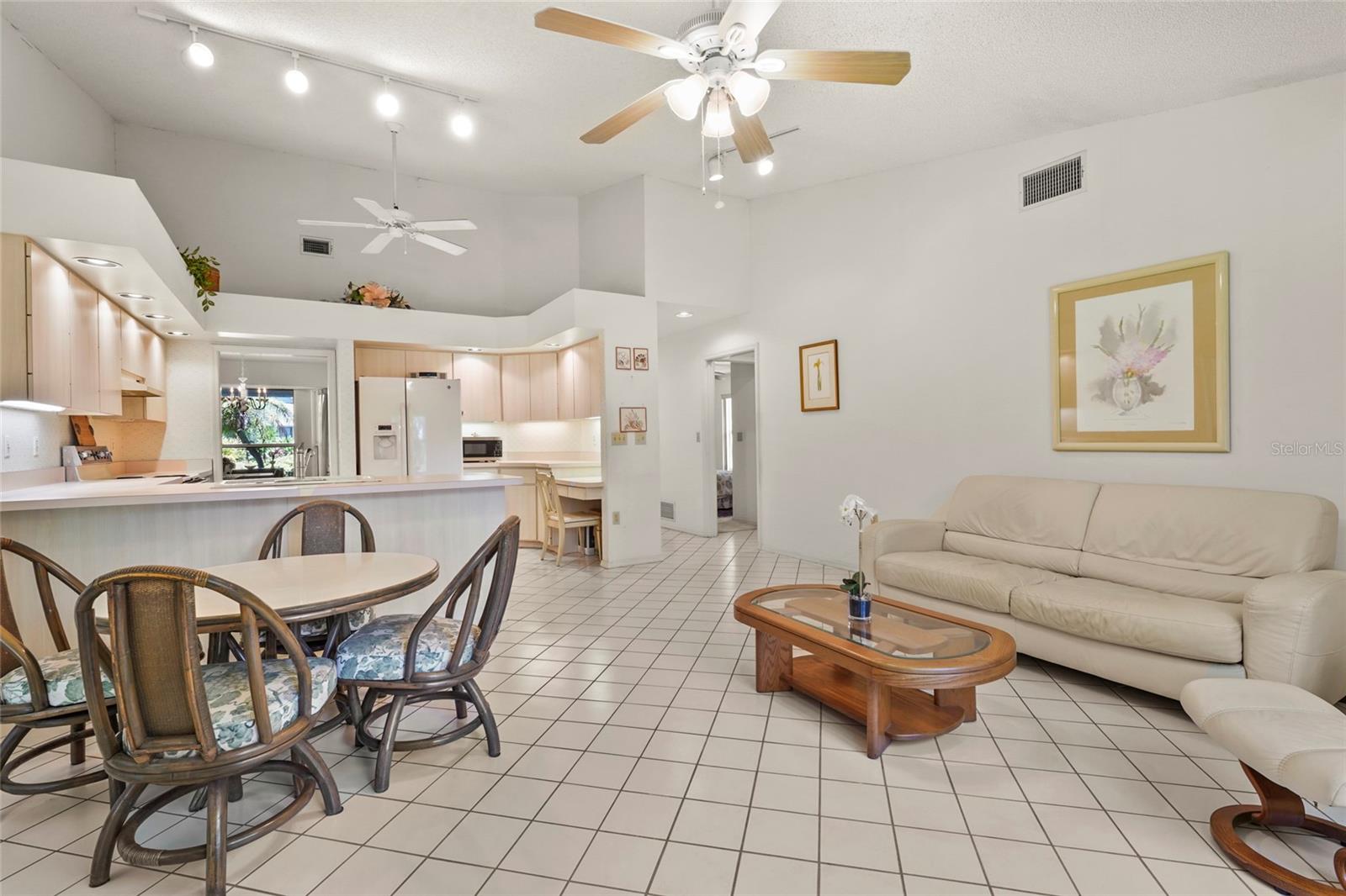 LAKES ESTATES 3 OF SARASOTA - Residential