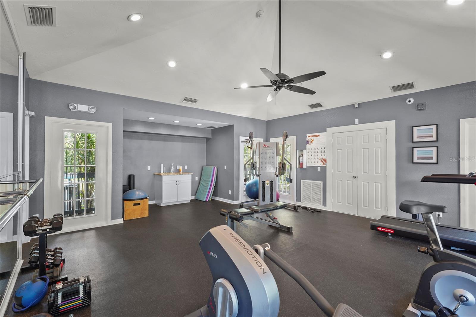 LAKES ESTATES 3 OF SARASOTA - Residential