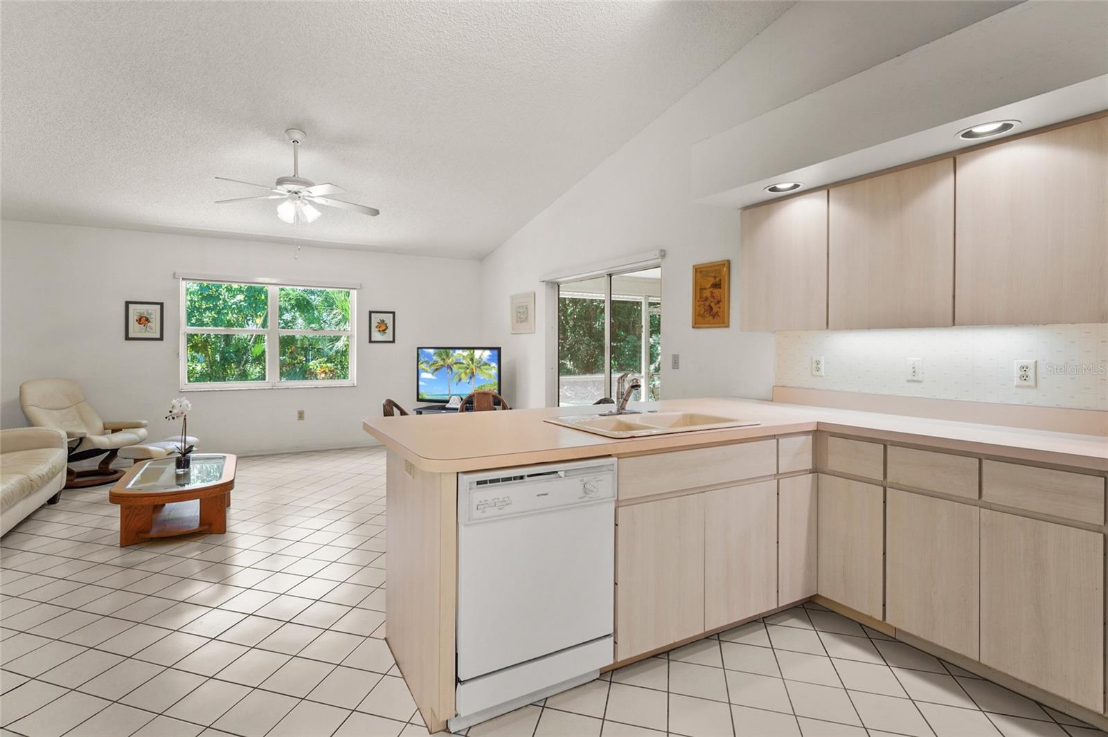 LAKES ESTATES 3 OF SARASOTA - Residential