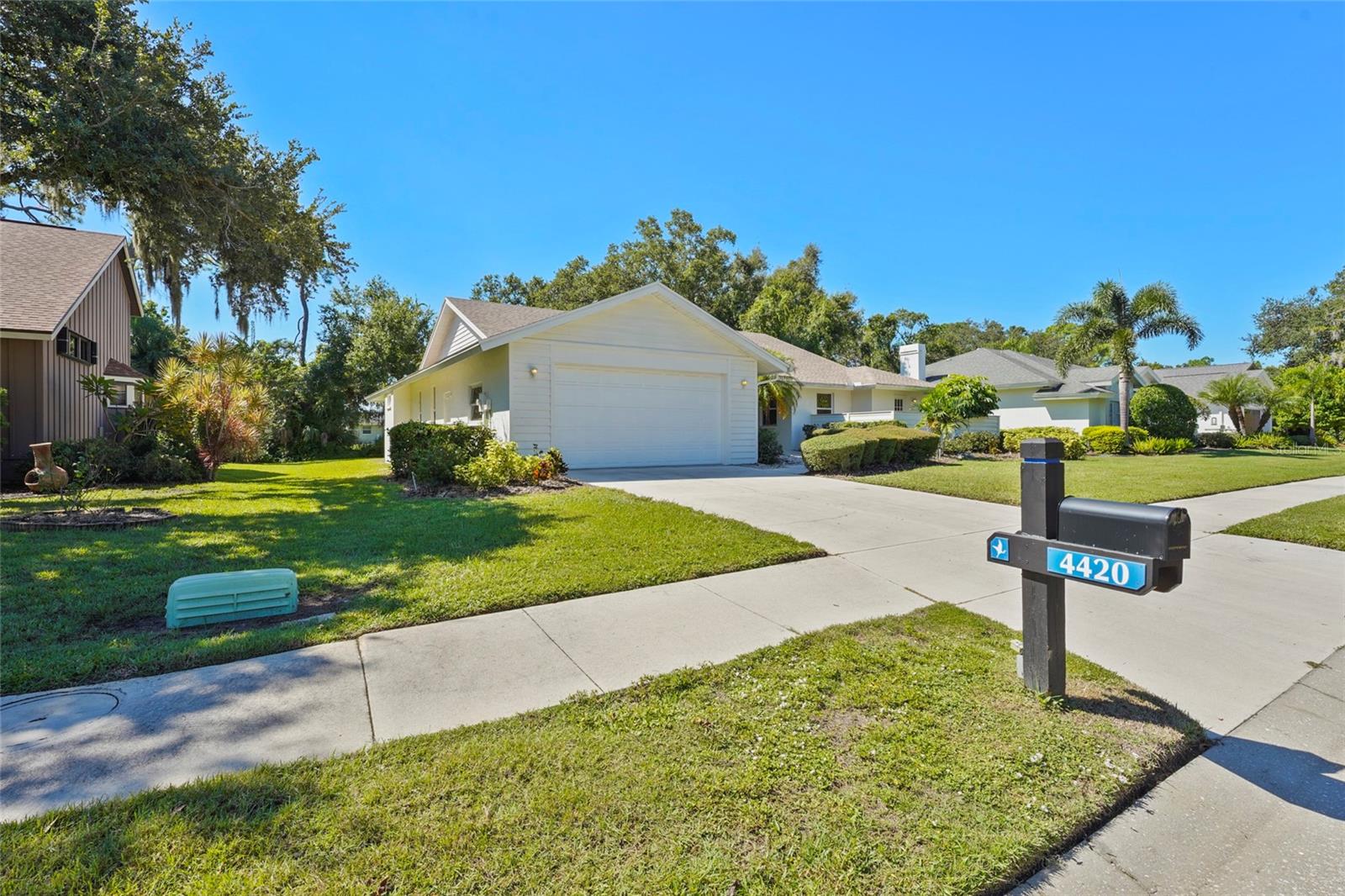 LAKES ESTATES 3 OF SARASOTA - Residential