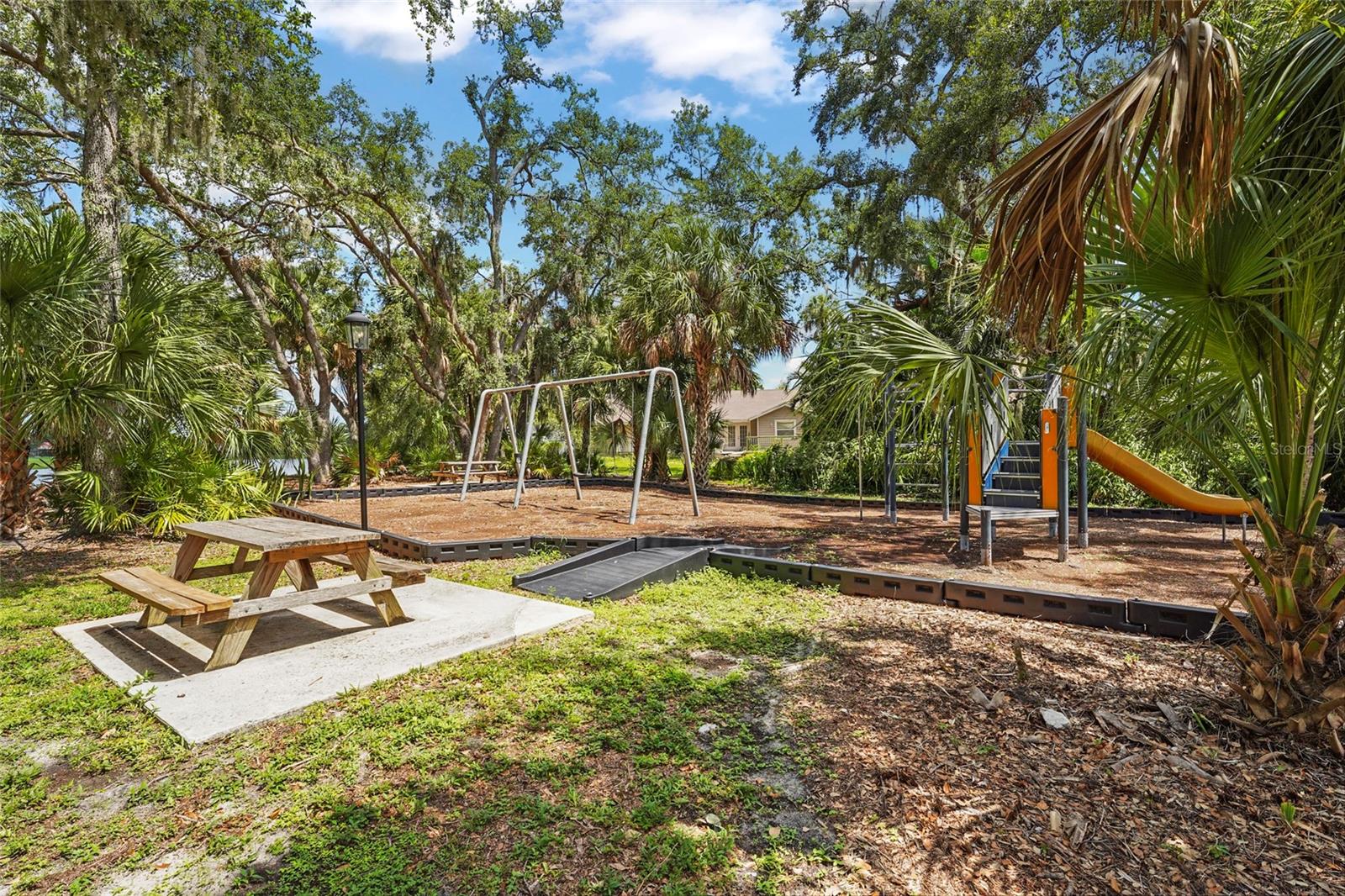 LAKES ESTATES 3 OF SARASOTA - Residential