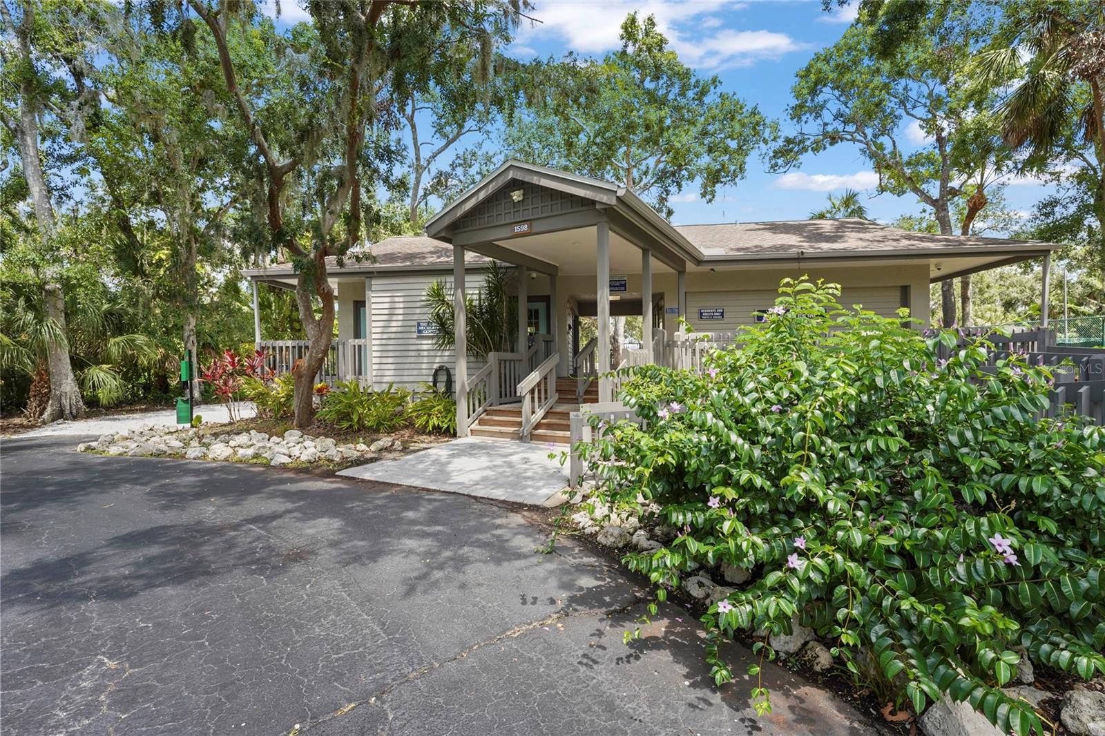 LAKES ESTATES 3 OF SARASOTA - Residential