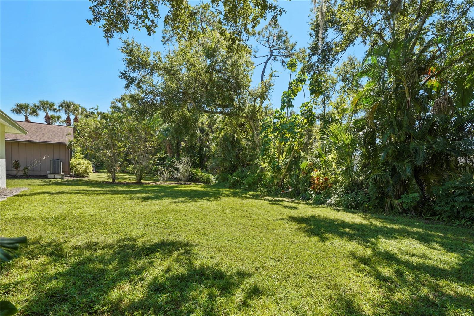 LAKES ESTATES 3 OF SARASOTA - Residential
