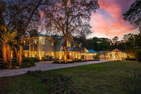 2240 W DALE CIRCLE DELAND FL 32720