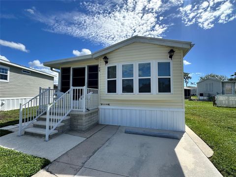 Photo of 54 Crown Point Drive, Nokomis, FL 34275 (MLS # TB8453103)