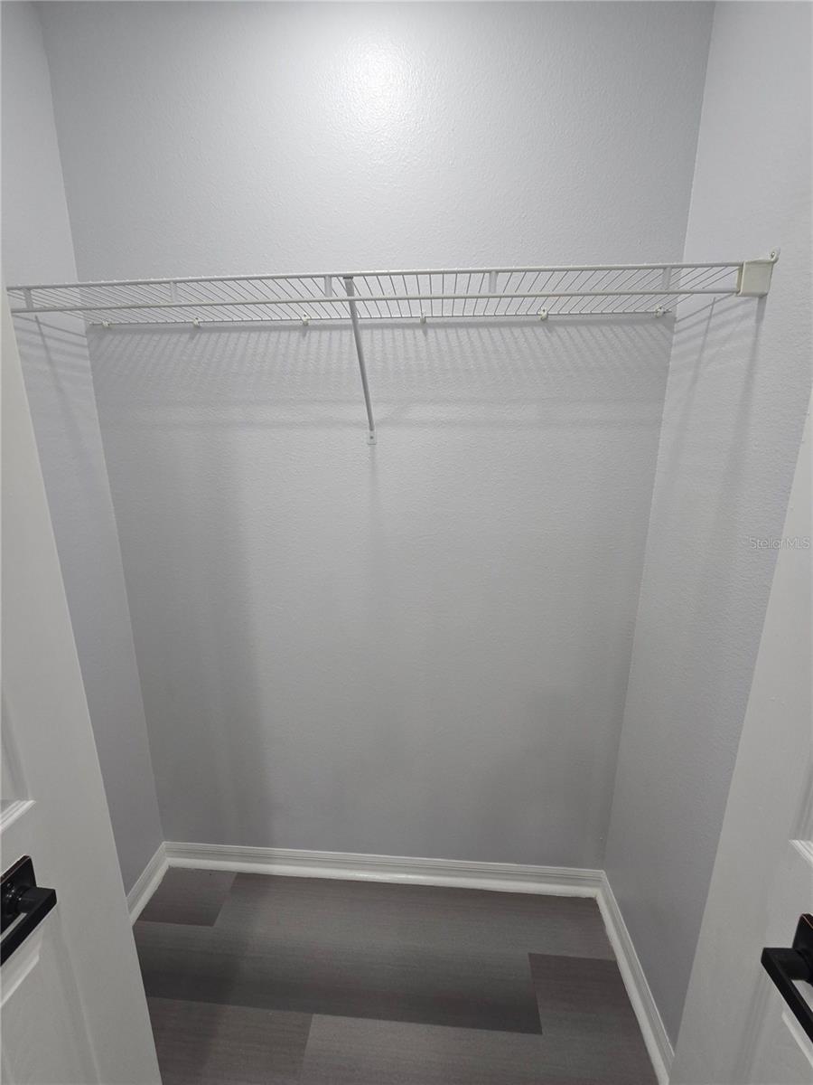 EDGEWATER AT GRAND OAKS PH 01 - Residential Lease