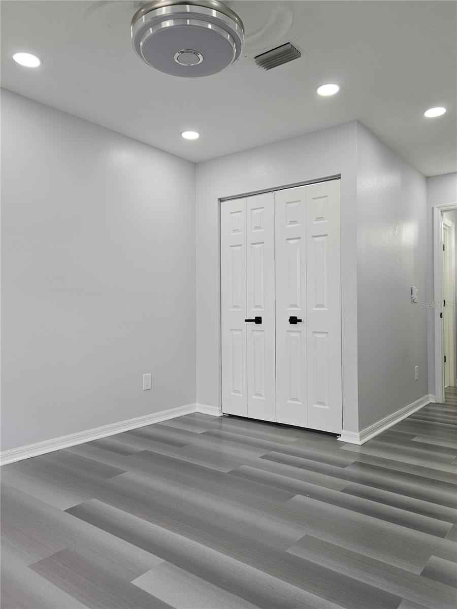 EDGEWATER AT GRAND OAKS PH 01 - Residential Lease