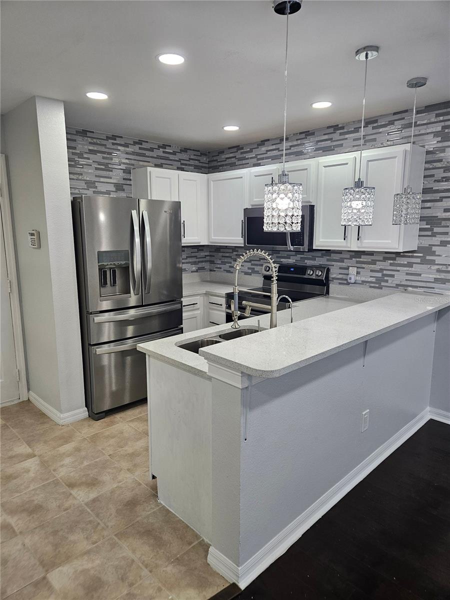 EDGEWATER AT GRAND OAKS PH 01 - Residential Lease