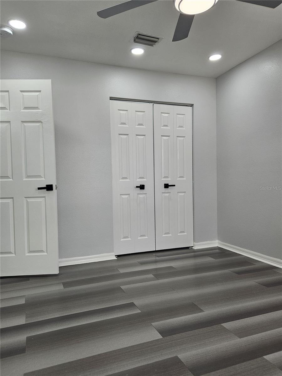 EDGEWATER AT GRAND OAKS PH 01 - Residential Lease