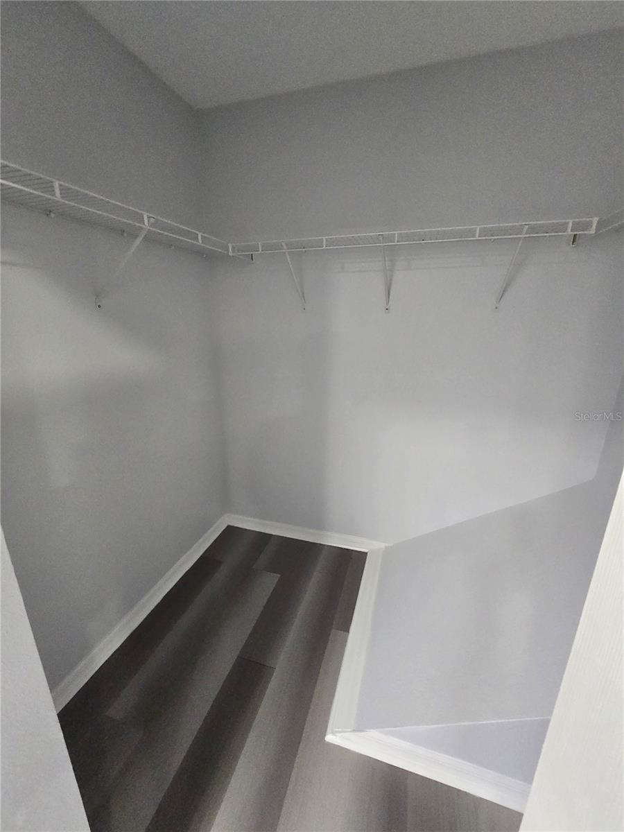 EDGEWATER AT GRAND OAKS PH 01 - Residential Lease